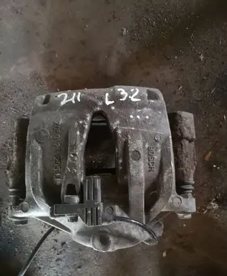 Mercedes-Benz E W211 Front brake caliper
