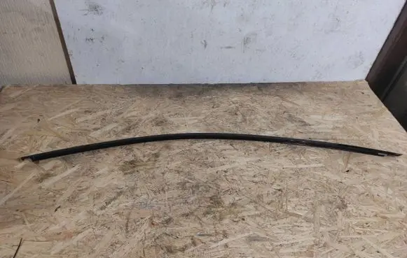 BMW 7 F01 F02 F03 F04 Front door window/glass frame 7185230