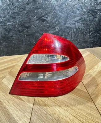 Mercedes-Benz E W211 Rear/tail lights A2118200464 334008 24832242