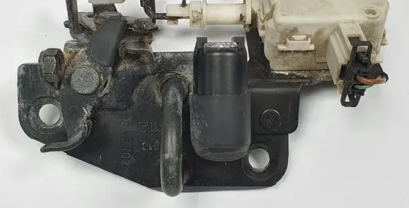 Skoda Fabia Mk1 (6Y) Tailgate lock loop/hook striker 6Y0827511A