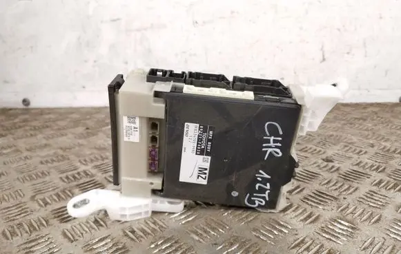 Toyota C-HR I Comfort/convenience module 82730F4010 89221F4030