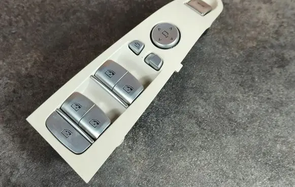 BMW X7 G07 Electric window control switch 6847099 7911177