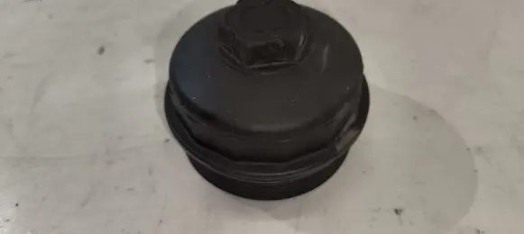 BMW 5 E34 Oil filter cover 7436843