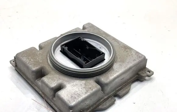Volkswagen PASSAT B8 Voltage converter/converter module 7PP941572A