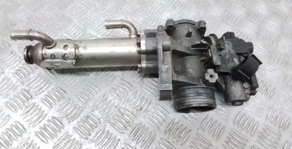 Volvo XC70 EGR valve cooler 30774812 880766L