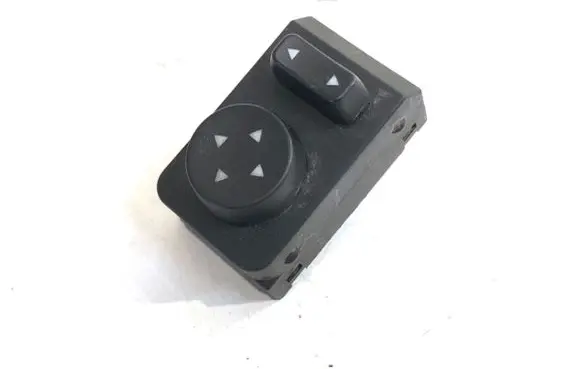 Wing mirror switch