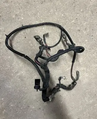Jeep Grand Cherokee (WK) Positive cable (battery)