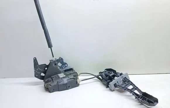 Land Rover Range Rover Sport L494 Front door lock DK62203A29LF
