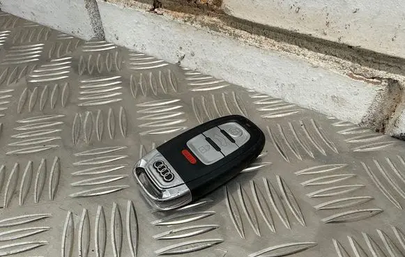 Audi Q5 SQ5 Ignition key/card 8K0959754BP