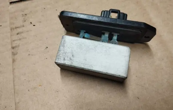 Chrysler Sebring (ST-22 - JR) Heater blower motor/fan resistor 6D332