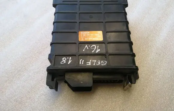 Volkswagen Golf II Engine control unit/module 321906263B 0280800042