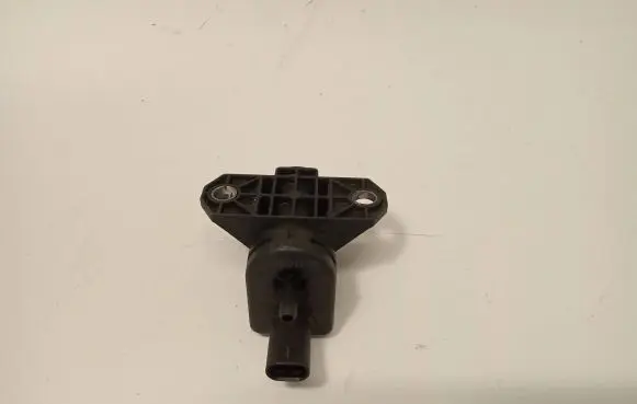 Peugeot 308 Vacuum valve 9812031180