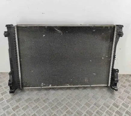 Mercedes-Benz E C207 W207 Coolant radiator A2045003703