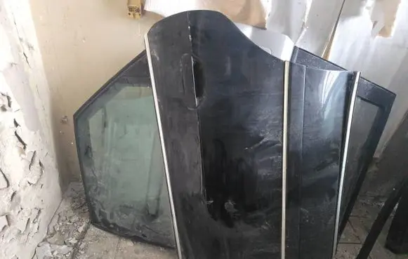 Audi A8 S8 D2 4D Rear door