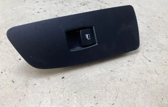 BMW 1 E81 E87 Electric window control switch 6970242 30110A 15939870