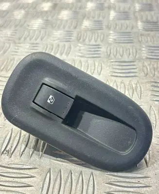 Renault Kangoo II Electric window control switch 8200548968 1007478
