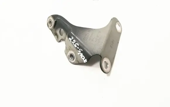 Audi Q7 4L Fender mounting bracket 4L0821135