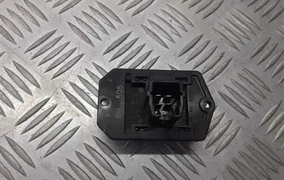 Suzuki Swift I Heater blower fan relay 