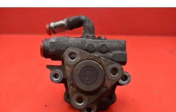 Audi A6 Allroad C5 Power steering pump 8D0145177D