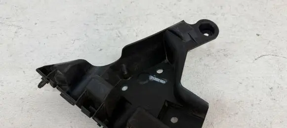 Volvo XC60 Front bumper mounting bracket 31383163