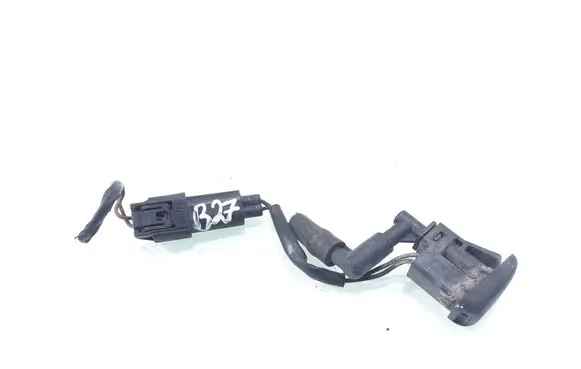 BMW 1 E81 E87 Windshield washer spray nozzle 7110851 61667110851