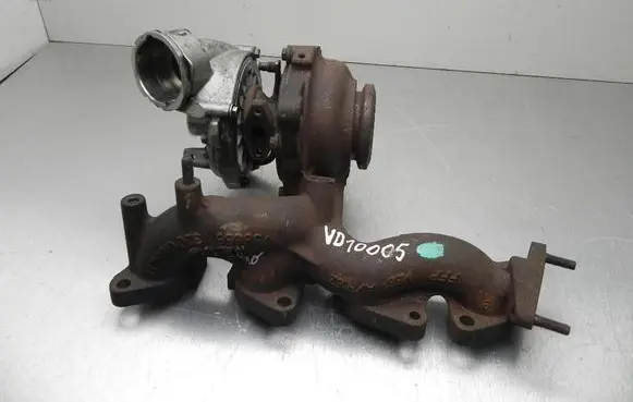 Volkswagen PASSAT B6 Turbo 03G253010A