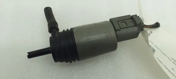 BMW 3 E90 E91 Windscreen/windshield washer pump 6934159 67126934159