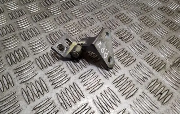 Volkswagen Golf Plus Front door upper hinge