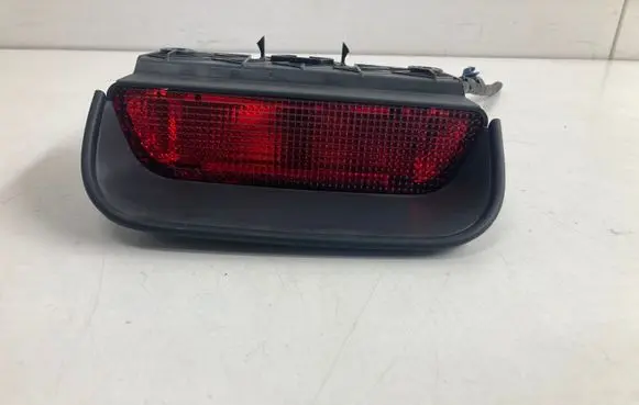 Honda CR-V Third/center stoplight P6939