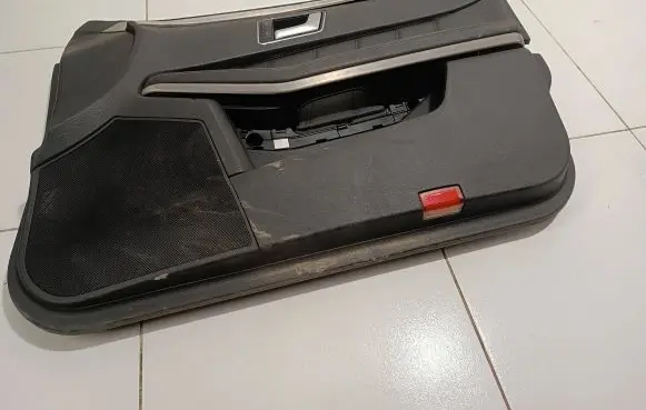 Mercedes-Benz E W212 Front door card panel trim 1697352