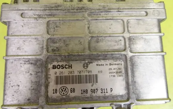 Volkswagen PASSAT B4 Engine control unit/module 1H0907311P 0261203707