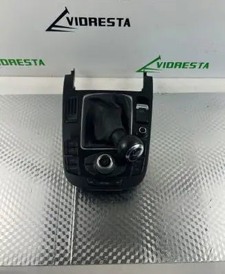 Head unit multimedia control