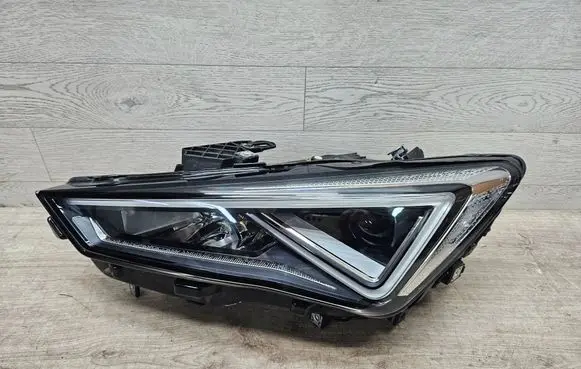 Cupra Formentor Headlight/headlamp 5FG941007F