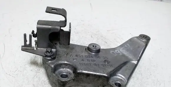 Mercedes-Benz C W204 Engine mounting bracket A6510940039