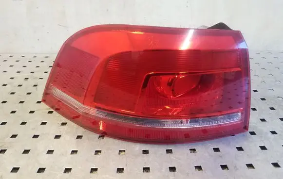 Volkswagen PASSAT B7 Rear/tail lights 3AF945095A