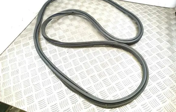 Peugeot 508 II Trunk rubber seal (body) 9813391980