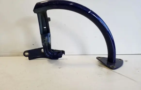 Volkswagen PASSAT B6 Tailgate/trunk/boot hinge 3C5827301B