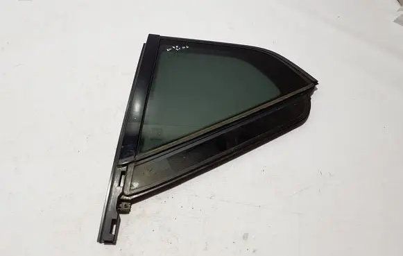 Volvo XC40 Rear vent window glass 32244805