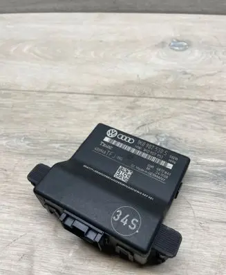 Skoda Superb B6 (3T) Gateway control module 1K0907530S 1K0907951