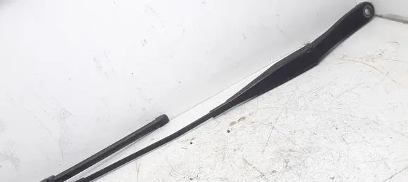 Opel Astra H Front wiper blade arm 13111220
