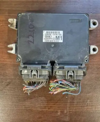 Opel Agila B Engine control unit/module 3392051K13 E6T90072H5ZE