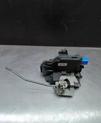 Audi A8 S8 D3 4E Front door lock 4E1837016