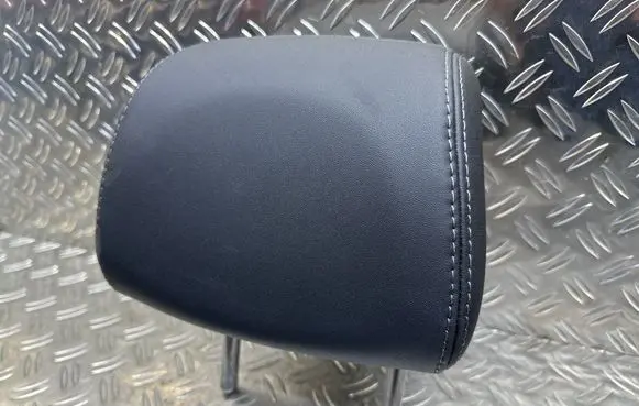 Peugeot 3008 I Rear seat headrest