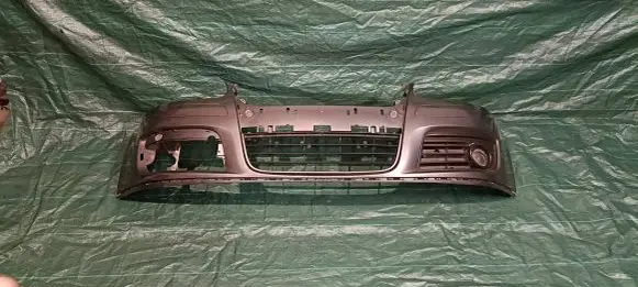 Volkswagen Golf V Front bumper 1K0807221C