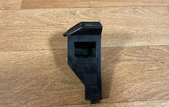 Volvo V50 Front bumper mounting bracket 30678481 BP8BA
