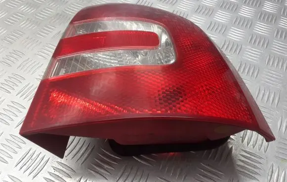 Skoda Octavia Mk2 (1Z) Rear/tail lights set 1Z945096