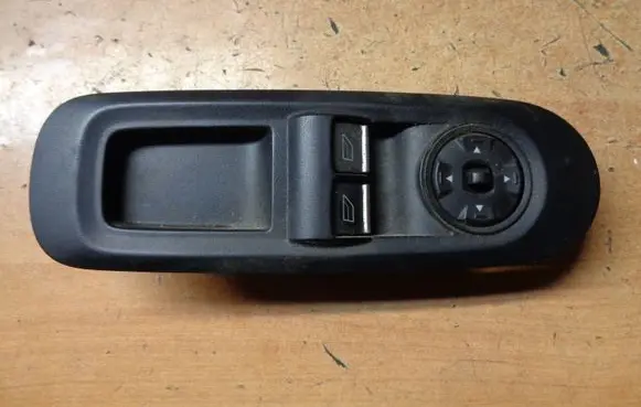 Ford Galaxy Electric window control switch 7S7T14A132CB
