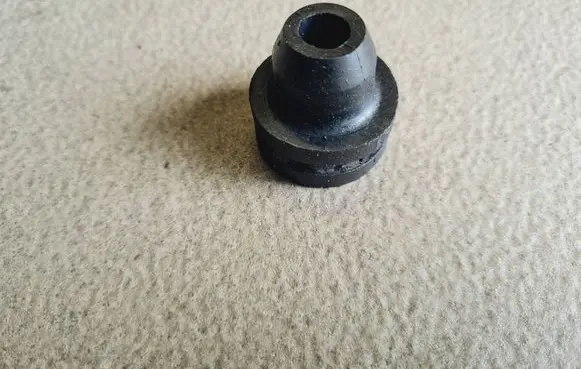 Radiator mount bracket
