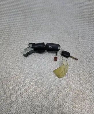 Peugeot 208 II Ignition lock 9673257480