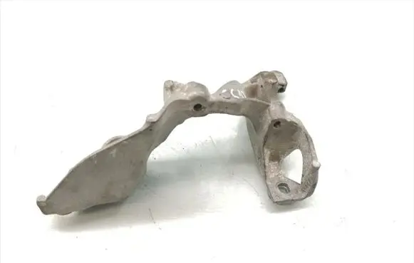 Mercedes-Benz Vito Viano W447 Engine mounting bracket 147174072R A6261410040